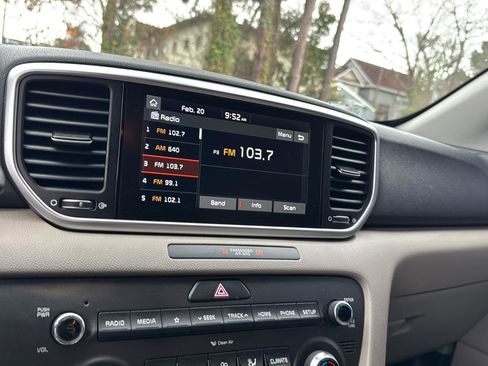 Used 2021 Kia Sportage LX w/ LX Fwd Popular Package image 21