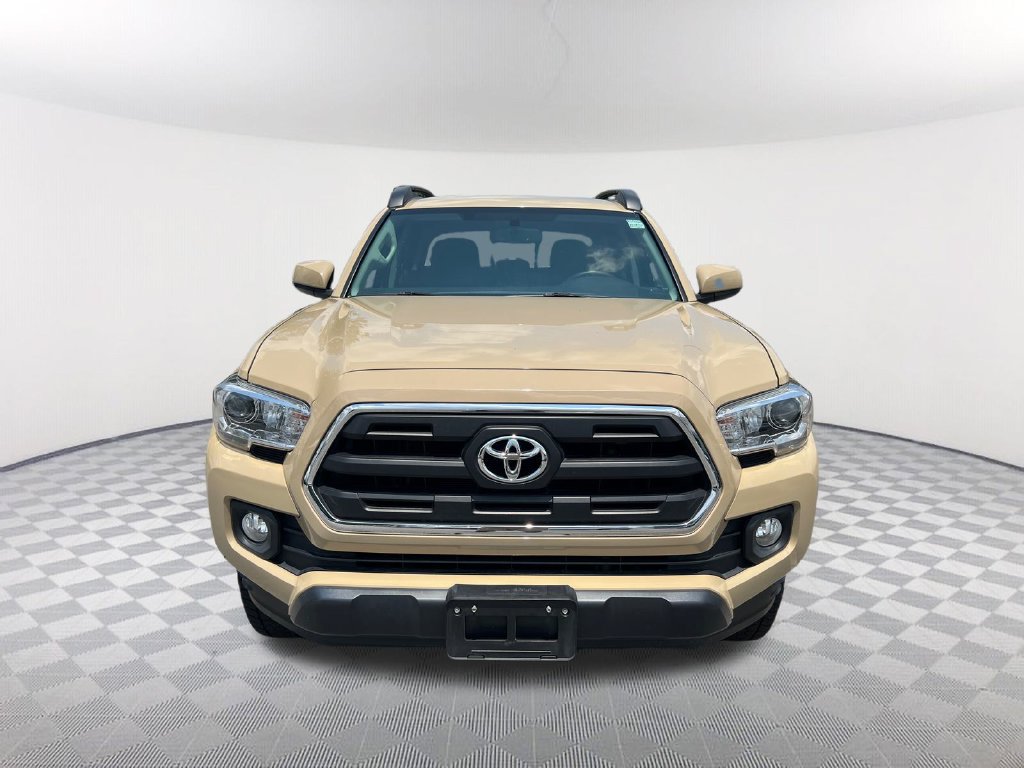 Used 2017 Toyota Tacoma SR5 w/ Tow Package RWD image 2