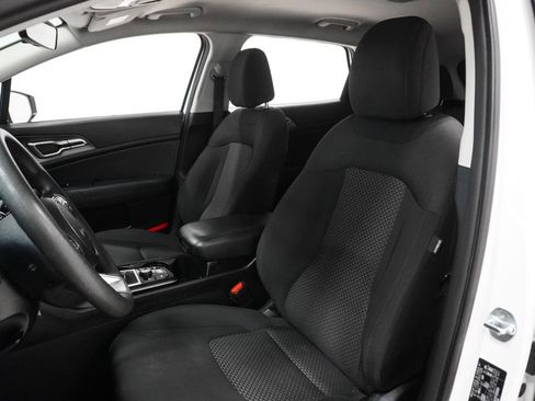 Used 2023 Kia Sportage LX image 11