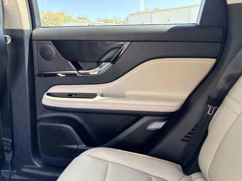 New 2026 Lincoln Corsair Premiere image 15