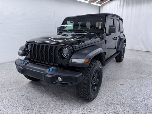 Used 2023 Jeep Wrangler Unlimited w/ Safety Group AWD/4WD image 5