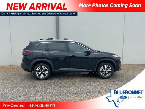 Used 2021 Nissan Rogue SV w/ Premium Package FWD image 1