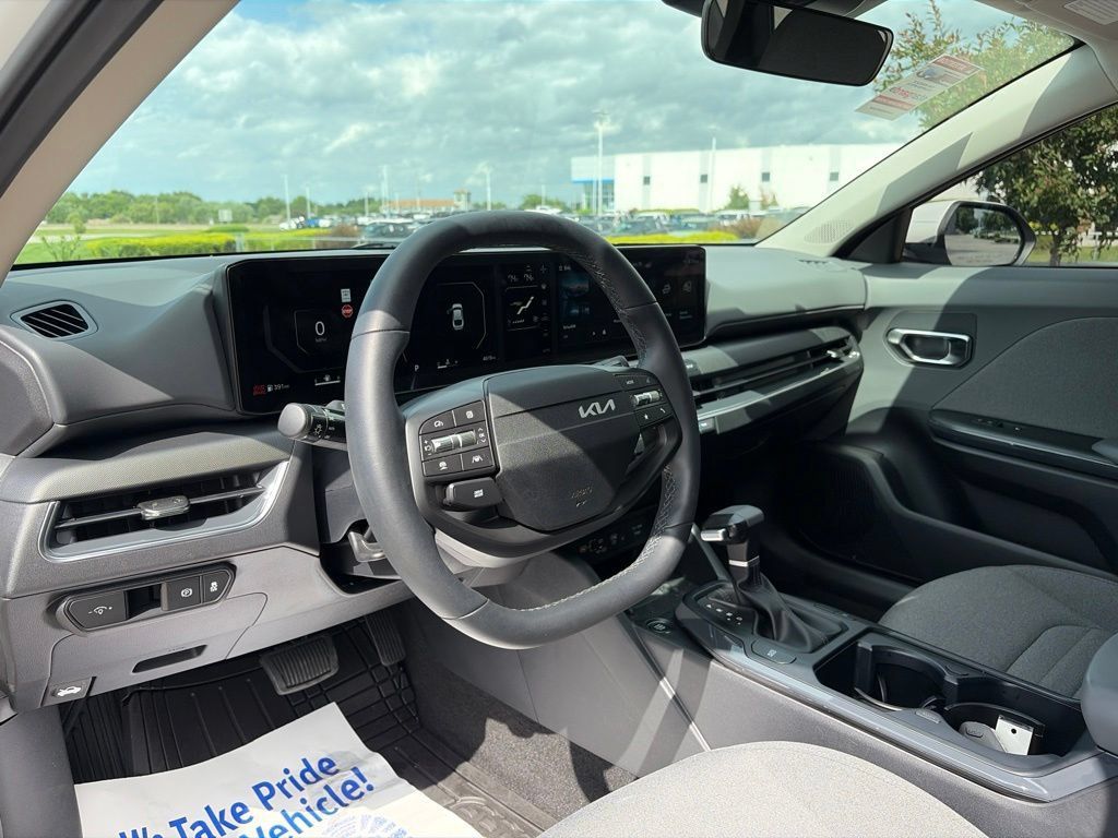 Used 2025 Kia K4 EX FWD image 51