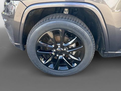 Used 2020 Jeep Grand Cherokee Altitude AWD/4WD image 15