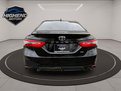 Used 2019 Toyota Camry SE FWD image 5