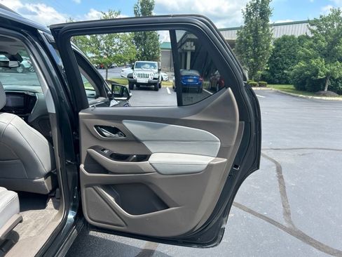Used 2019 Chevrolet Traverse LT w/ LT Premium Package FWD image 39