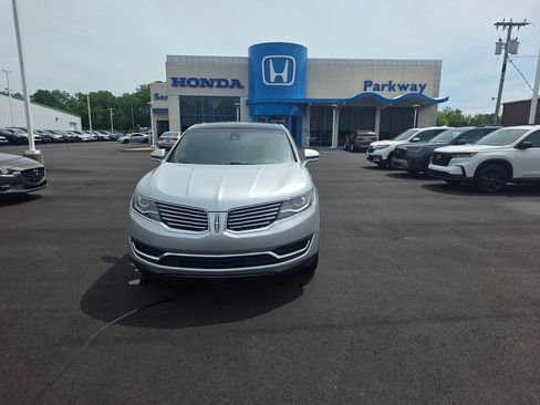 Used 2016 Lincoln MKX Reserve w/ Climate Package AWD/4WD image 8