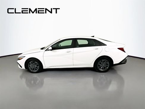 Used 2024 Hyundai Elantra SEL FWD image 6