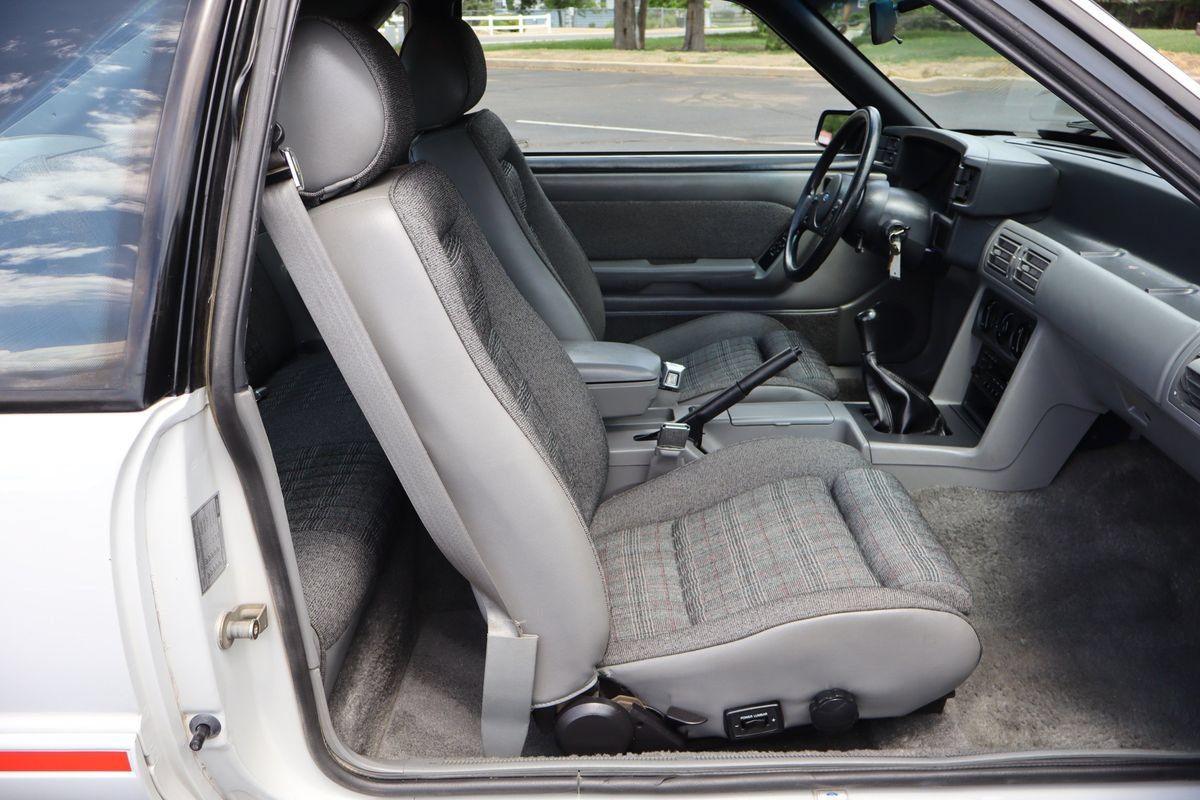 Used 1988 Ford Mustang GT RWD image 20