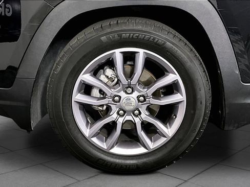 Used 2024 GMC Terrain SLT image 11