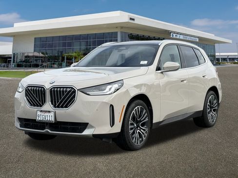 Used 2025 BMW X3 xDrive30i image 4