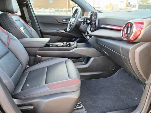 Used 2025 Chevrolet Equinox RS image 8