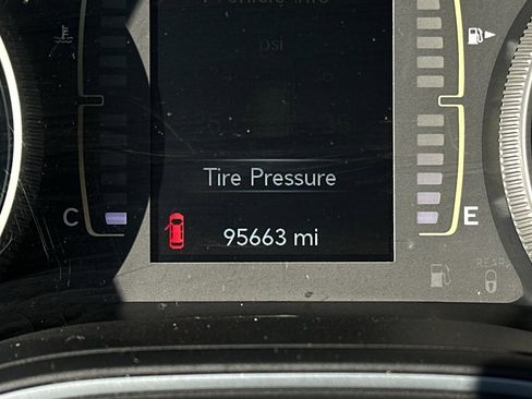 Used 2021 Jeep Cherokee Latitude image 16