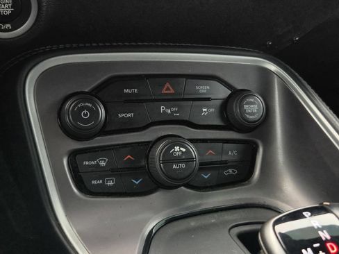 Used 2022 Dodge Challenger GT RWD image 25