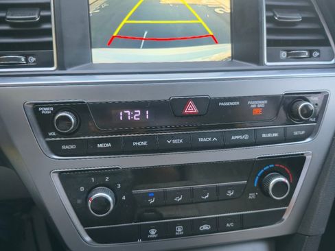 Used 2016 Hyundai Sonata SE FWD image 11
