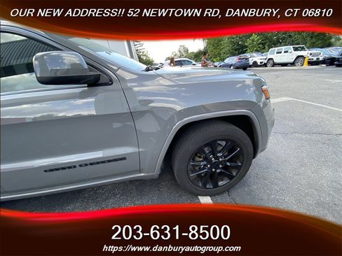 Used 2019 Jeep Grand Cherokee Altitude AWD/4WD image 11