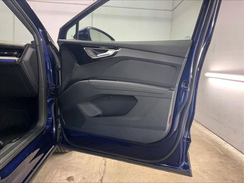 Used 2023 Audi Q4 e-tron Premium Plus w/ Premium Plus image 25