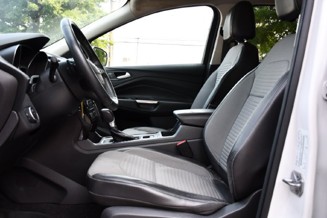 Used 2017 Ford Escape SE w/ SE Sport Appearance Package FWD image 13