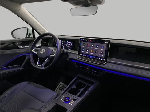 Certified 2026 Volkswagen Tiguan SE AWD/4WD image 18