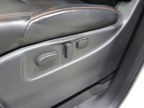 Used 2017 Nissan Armada Platinum w/ Captain Seat Package AWD/4WD image 11