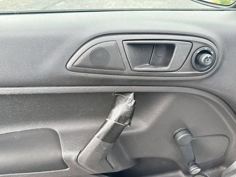 Used 2014 Ford Fiesta S FWD image 19