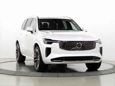 Certified 2025 Volvo XC90 B6 Plus image 1