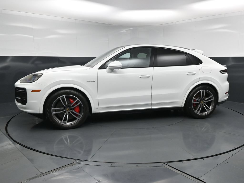 Used 2024 Porsche Cayenne Turbo AWD/4WD image 2