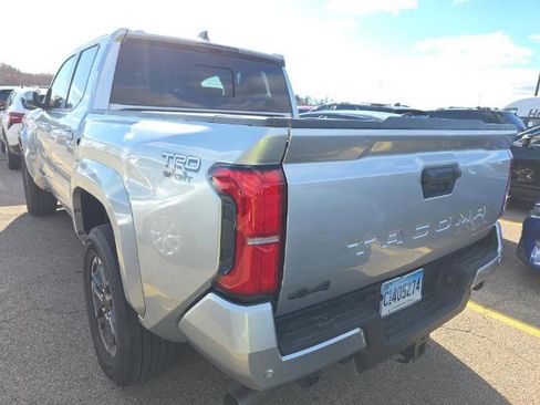 Used 2024 Toyota Tacoma TRD Sport w/ TRD Sport Upgrade Package AWD/4WD image 6