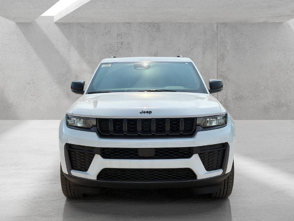New 2026 Jeep Grand Cherokee 2WD image 2
