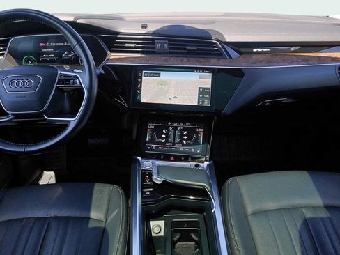 Used 2020 Audi e-tron Premium Plus image 21
