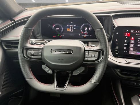 Used 2025 Dodge Charger R/T w/ Sun & Sound Package image 21