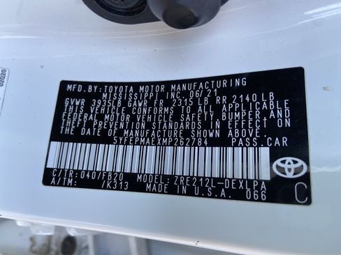 Used 2021 Toyota Corolla LE w/ Carpet Mat Package (TMS) FWD image 33