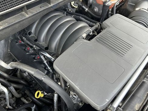 Used 2022 GMC Yukon AT4 w/ Technology Package image 30