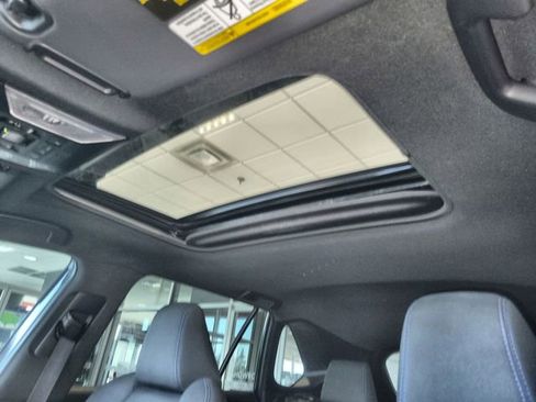 Used 2022 Toyota RAV4 SE image 22