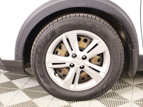 Used 2020 Nissan Kicks S image 16