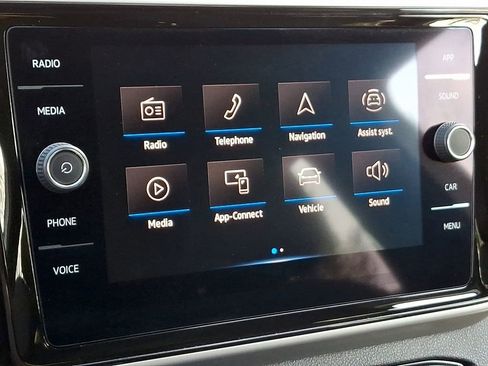 Certified 2023 Volkswagen Atlas Cross Sport SE w/ Panoramic Sunroof Package AWD/4WD image 18