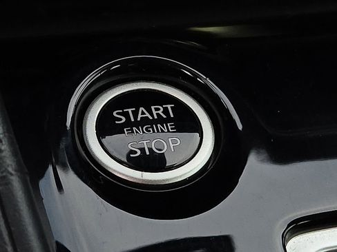 Used 2023 Nissan Versa SR w/ Trunk Package image 16