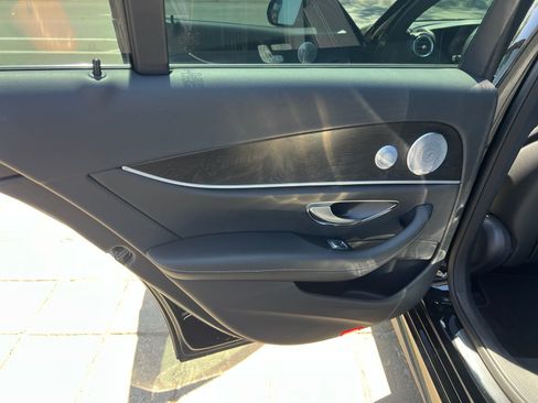 Used 2018 Mercedes-Benz E 400 4MATIC Sedan w/ Premium 3 Package image 32