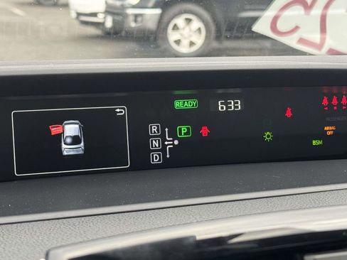 Used 2017 Toyota Prius Four Touring FWD image 28