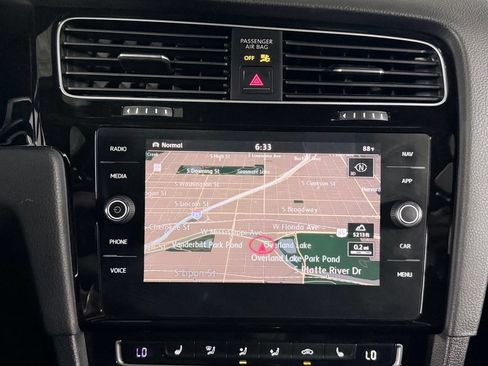 Used 2018 Volkswagen GTI Autobahn FWD image 36