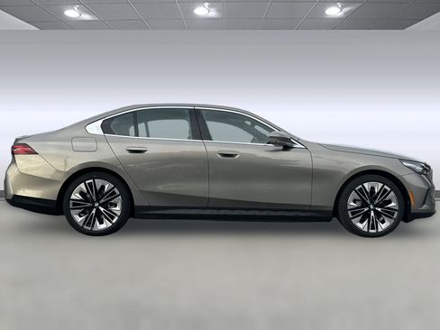Used 2026 BMW i5 eDrive40 RWD image 8