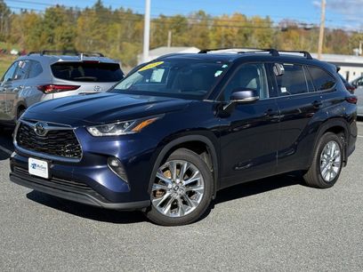 Used 2023 Toyota Highlander Limited