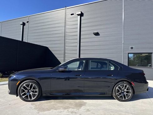 Used 2024 BMW 760i xDrive image 2