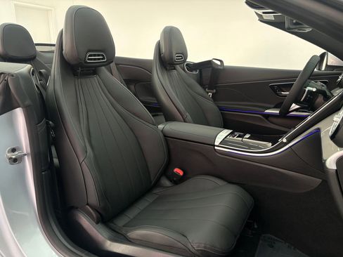 Used 2025 Mercedes-Benz CLE 450 4MATIC Cabriolet image 21