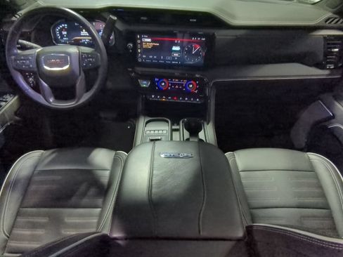 Used 2025 GMC Sierra 2500 AT4X AWD/4WD image 15