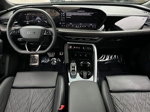 Used 2025 Audi SQ5 Premium Plus image 3