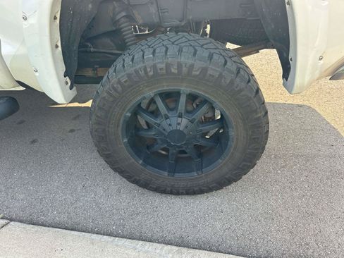 Used 2018 Toyota Tundra SR5 w/ TRD Off Road Package AWD/4WD image 11