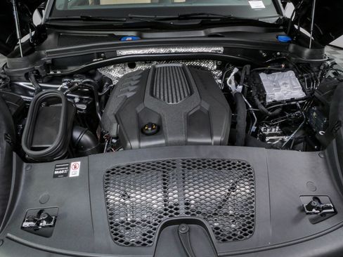 New 2026 Porsche Macan AWD/4WD image 36