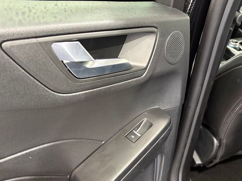 New 2025 Ford Escape SE w/ PHEV Premium Package FWD image 19