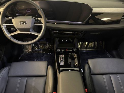 New 2025 Audi Q6 e-tron Premium Plus image 12